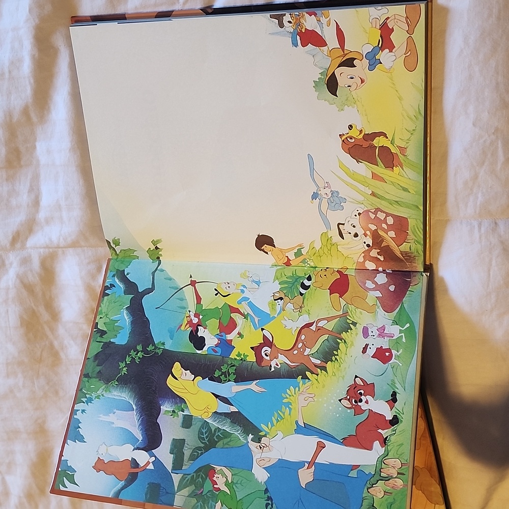 Disney Book Bundle - Picture 3 of 4